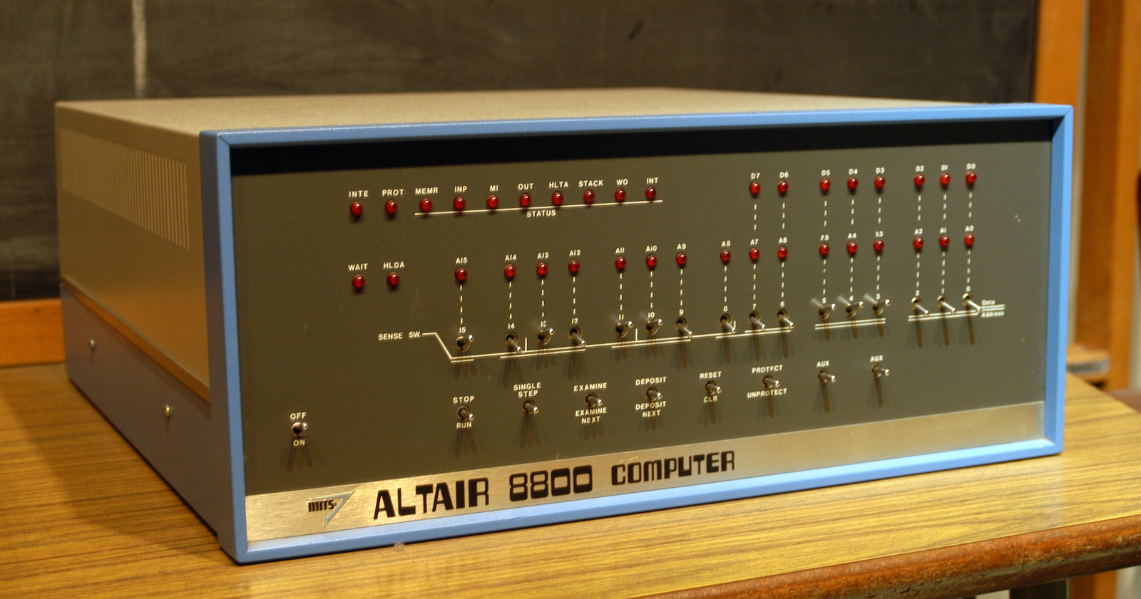 An Altair 8800 on display at the Smithsonian Institute