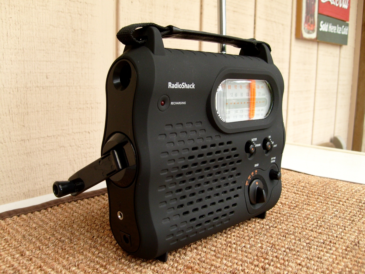 RadioShack 20-242: Hand crank for charging the battery pack. Also charges cell phones.
